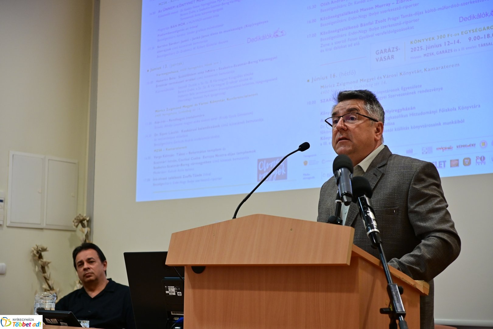 Ünnepi Könyvhét a Móricz Zsigmond Könyvtárban - 2025