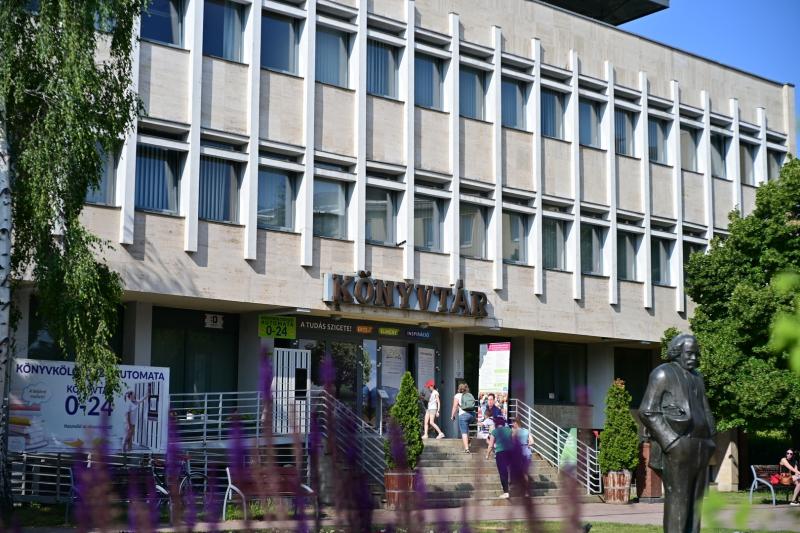 Ünnepi Könyvhét a Móricz Zsigmond Könyvtárban - 2025