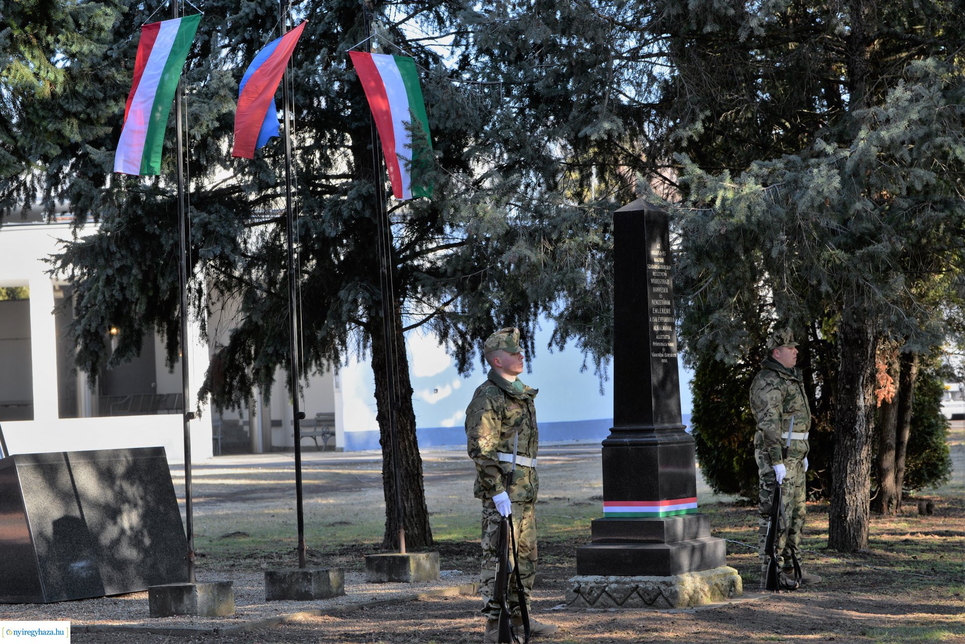 Ünnepi koszorúzások városunkban