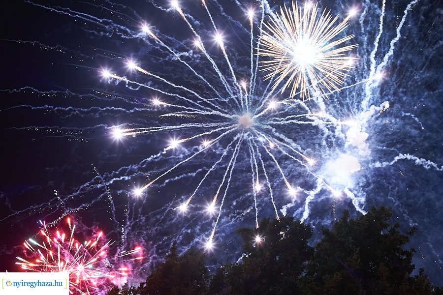 Ünnepi tűzijáték 2022