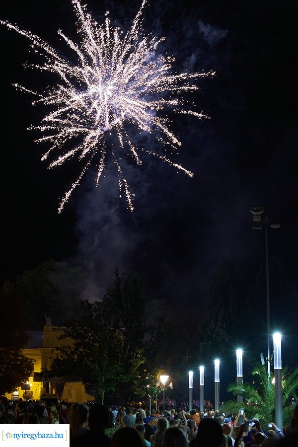 Ünnepi tűzijáték 2022