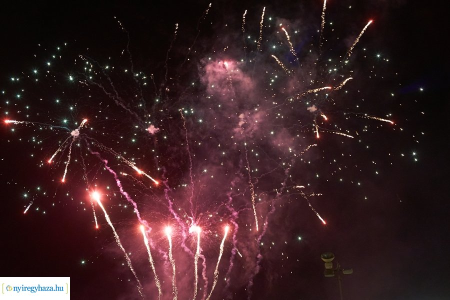 Ünnepi tűzijáték 2022