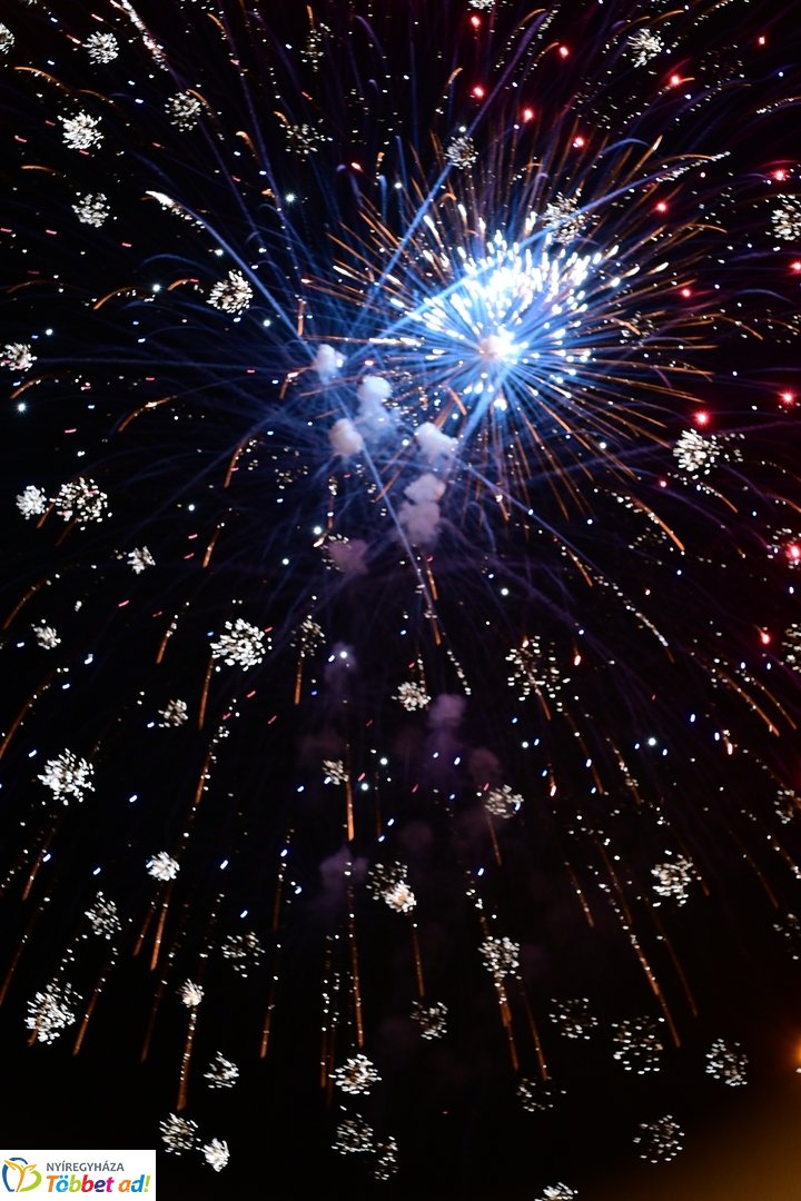 Ünnepi tűzijáték Nyíregyházán - 2025