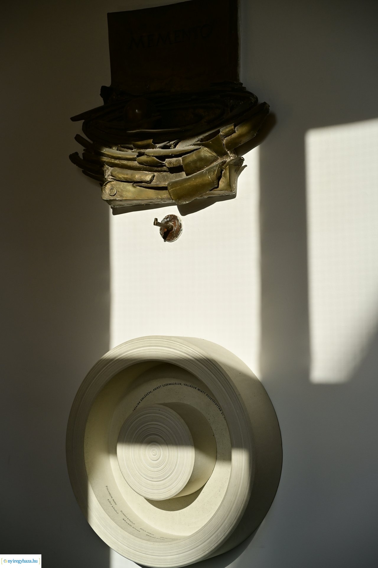 Üres padok - emlékezés a Kossuth gimiben 2024