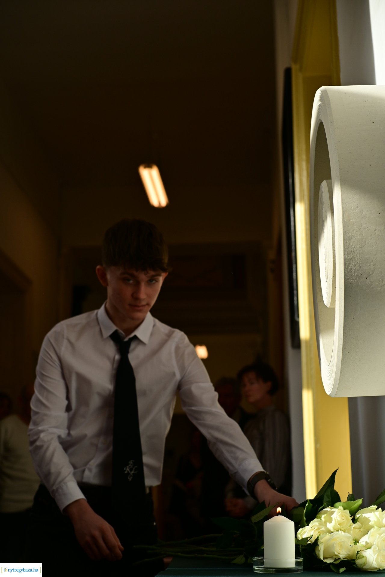 Üres padok - emlékezés a Kossuth gimiben 2024