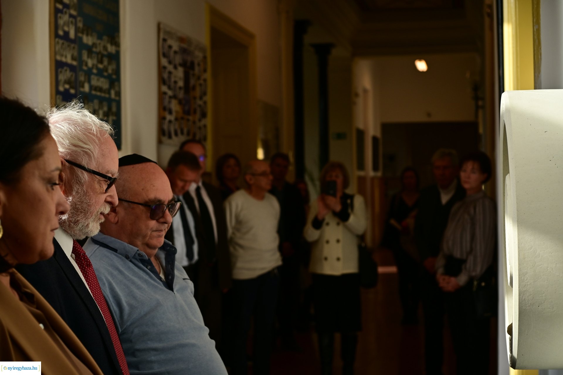 Üres padok - emlékezés a Kossuth gimiben 2024