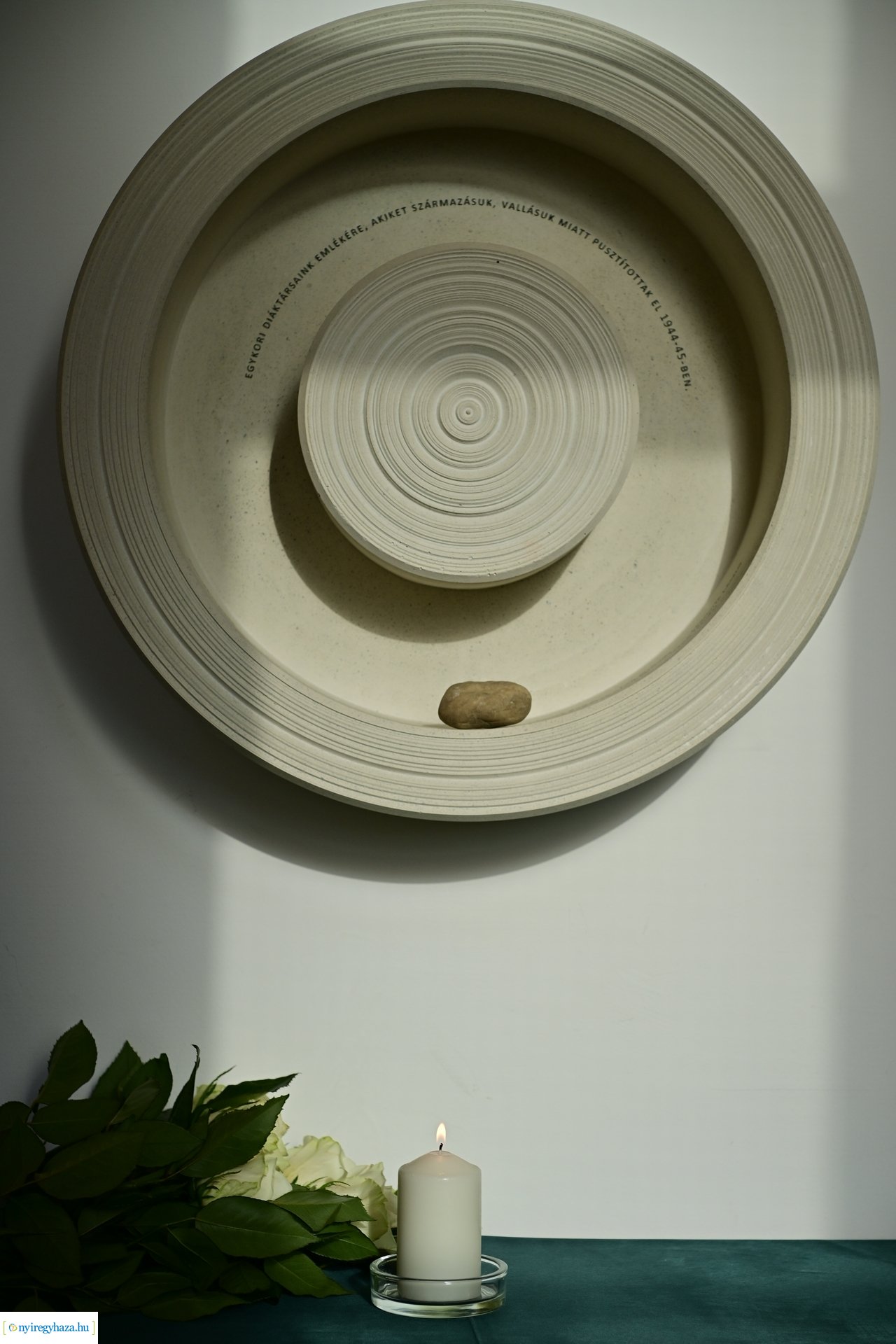 Üres padok - emlékezés a Kossuth gimiben 2024