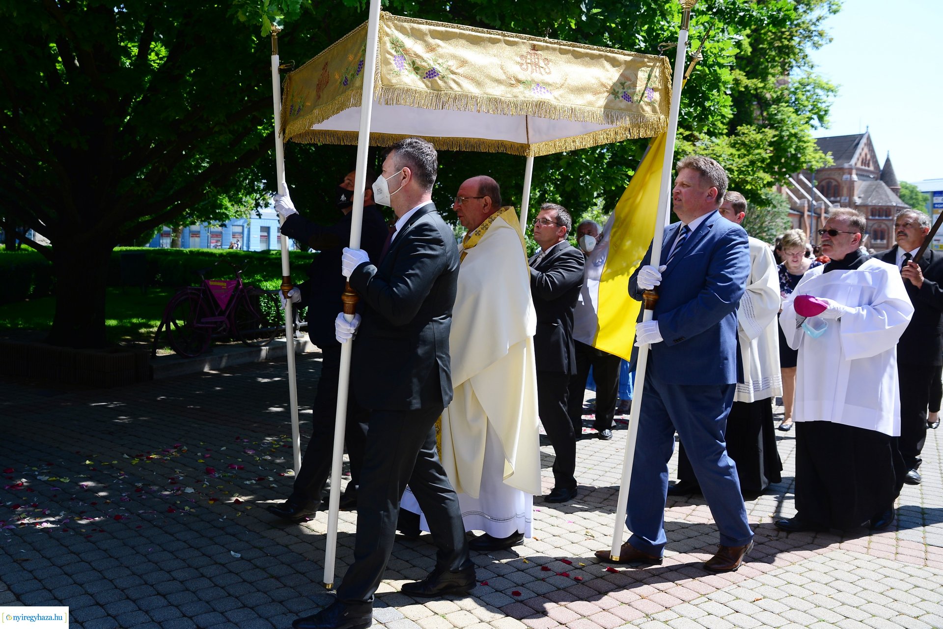 Úrnapi körmenet a Magyarok Nagyasszonya-társszékesegyházban