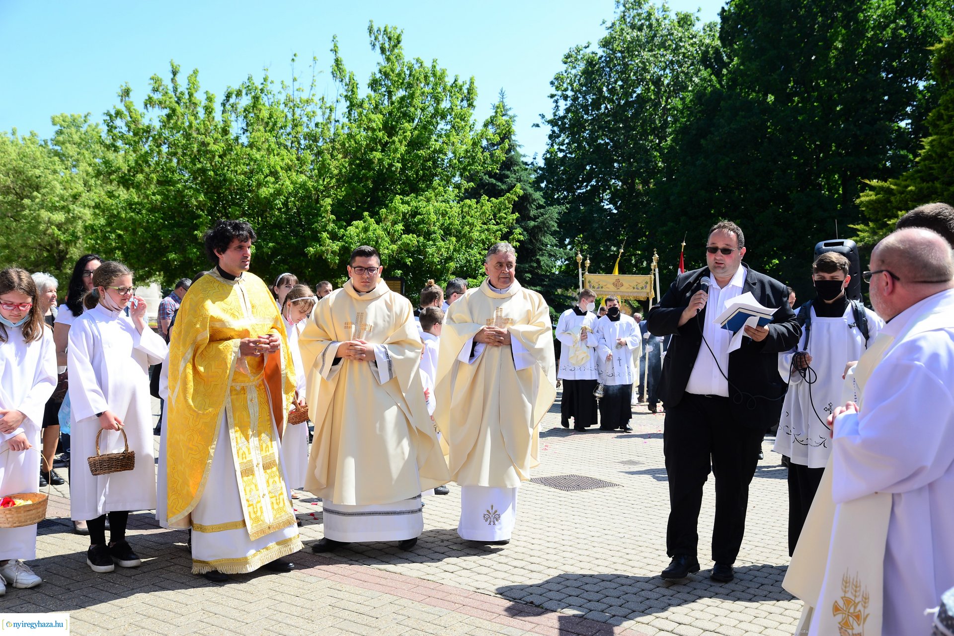 Úrnapi körmenet a Magyarok Nagyasszonya-társszékesegyházban