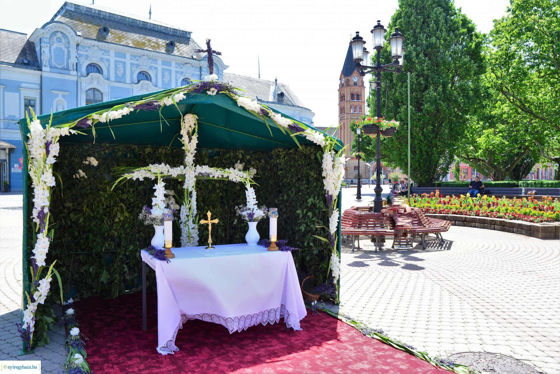Úrnapi körmenet a Magyarok Nagyasszonya-társszékesegyházból