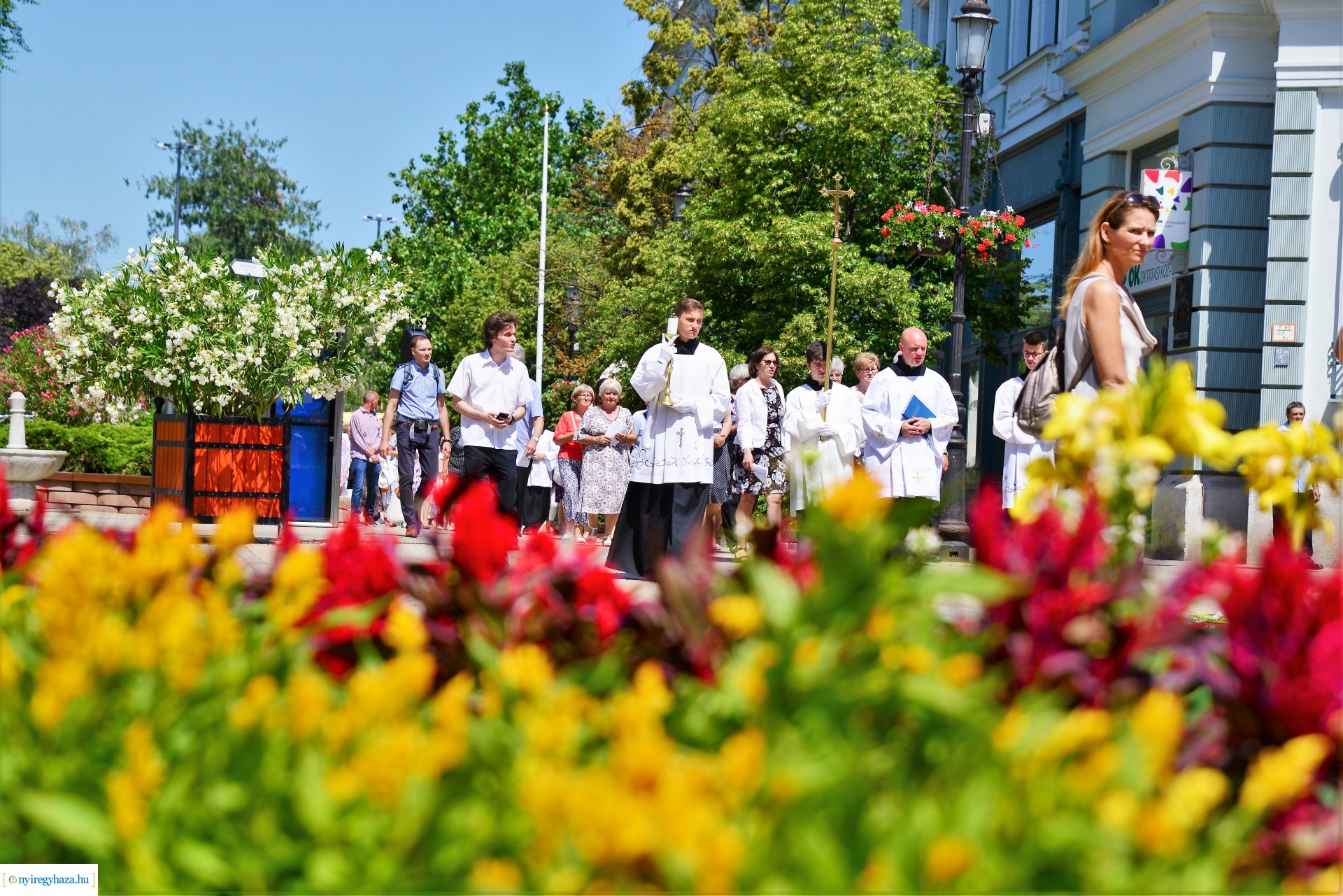 Úrnapi körmenet a Magyarok Nagyasszonya-társszékesegyházból