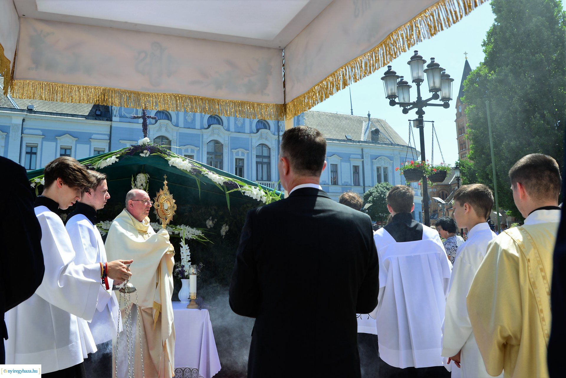 Úrnapi körmenet a Magyarok Nagyasszonya-társszékesegyházból