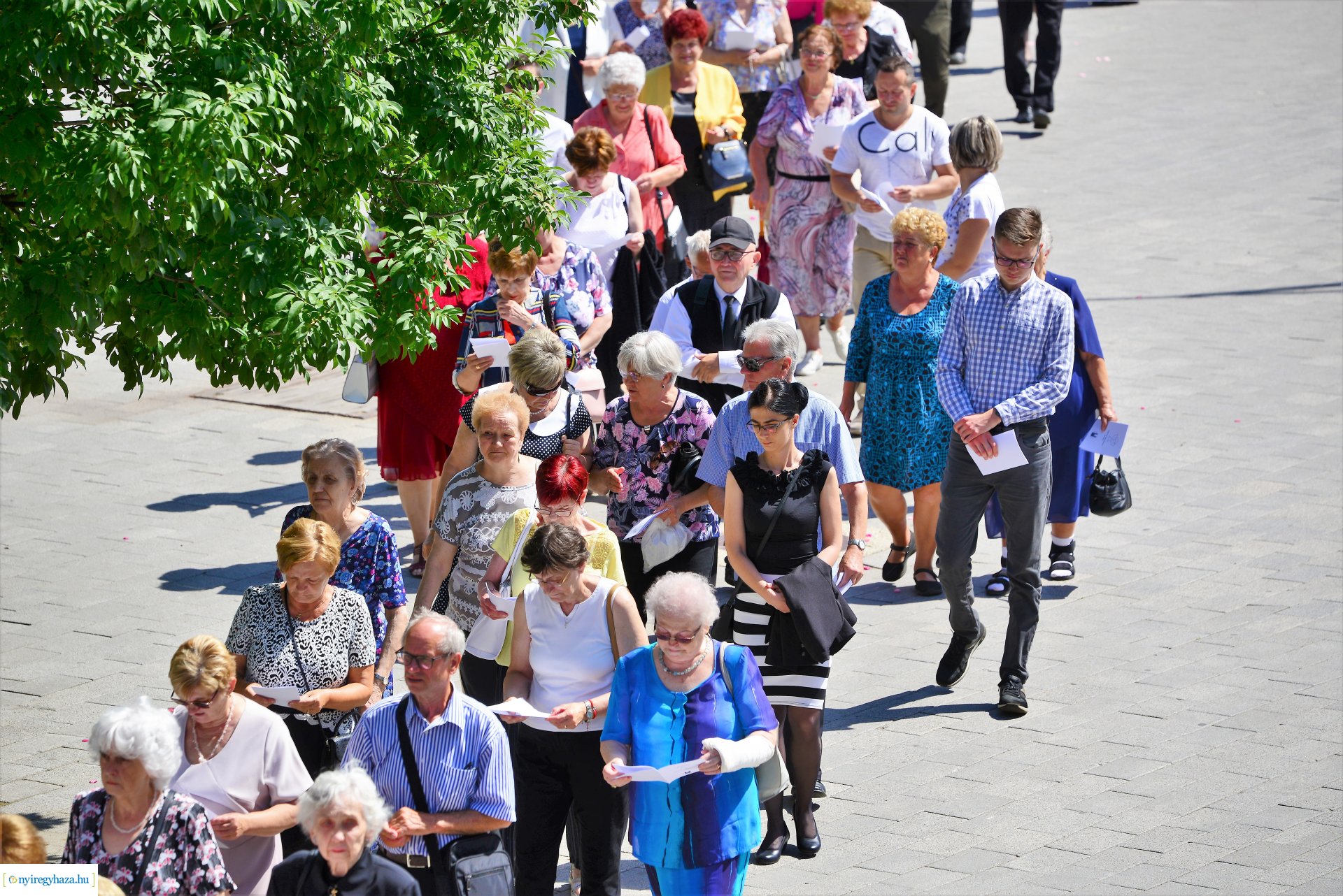 Úrnapi körmenet a Magyarok Nagyasszonya-társszékesegyházból