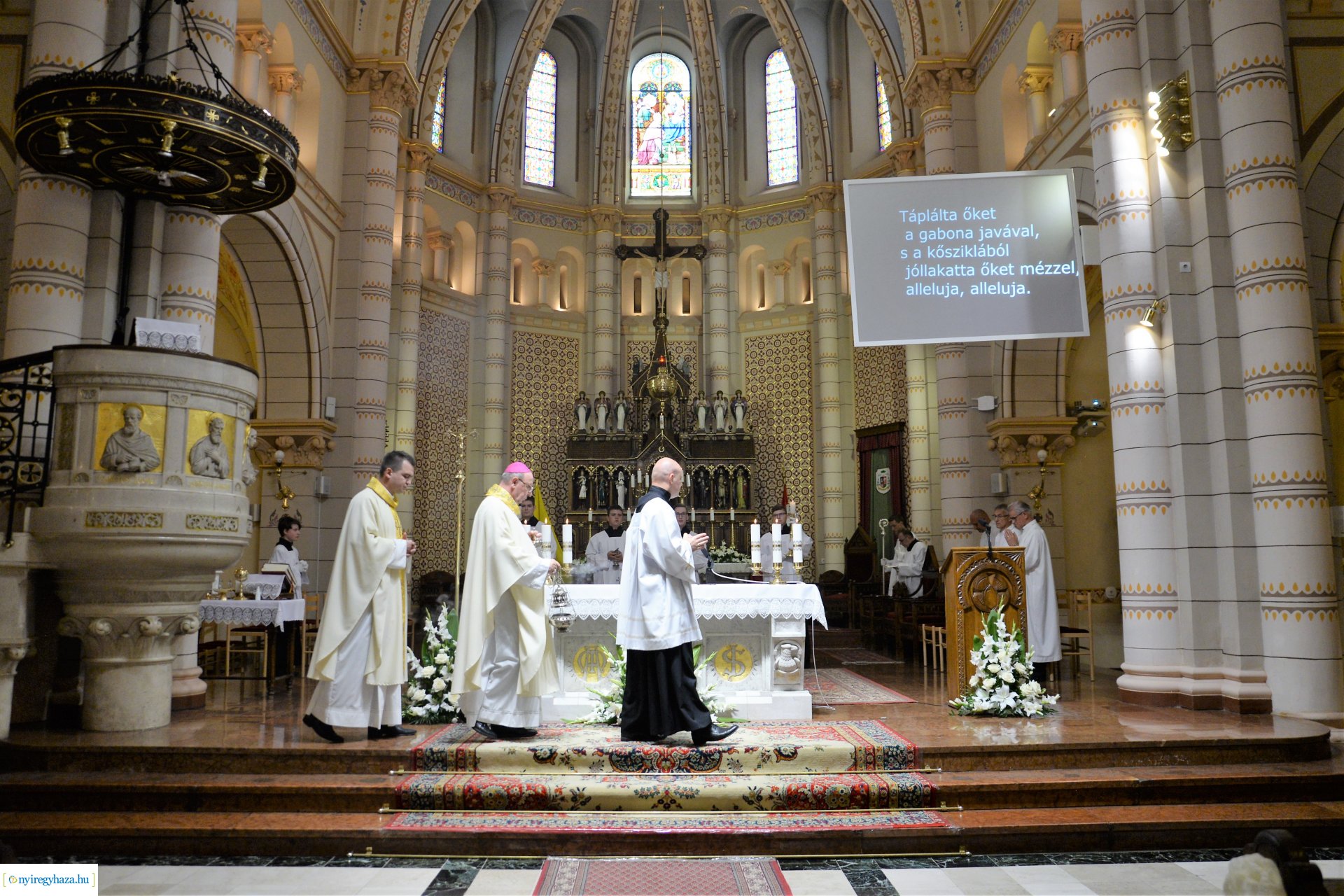 Úrnapi ünnepi szentmise a Magyarok Nagyasszonya-társszékesegyházban