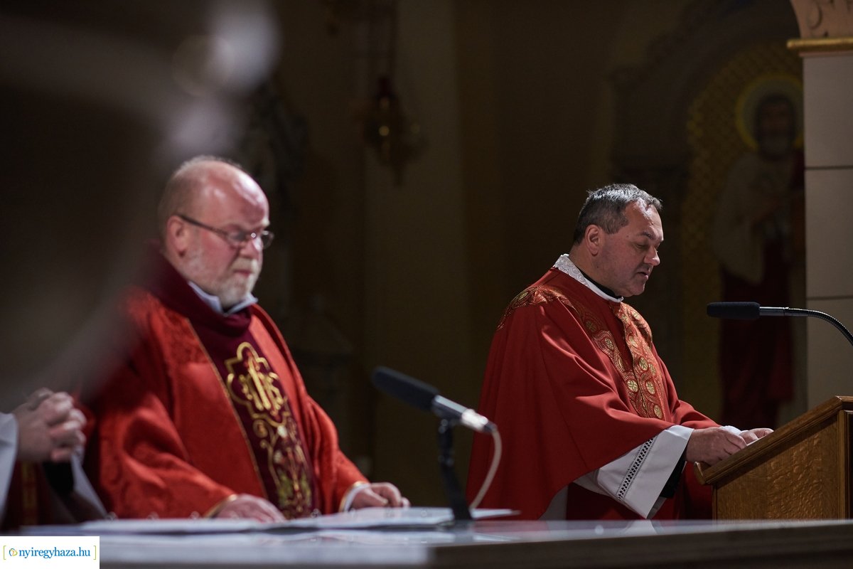 Urunk szenvedésének ünneplése Nagypénteken