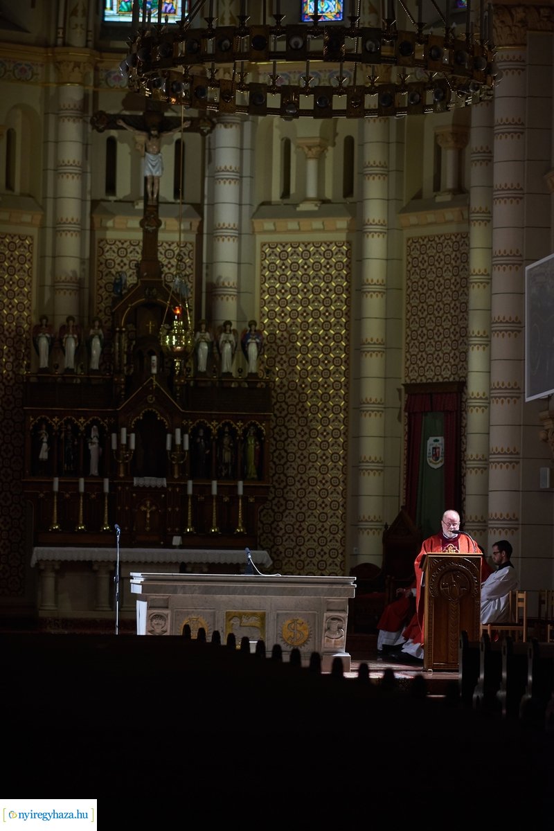 Urunk szenvedésének ünneplése Nagypénteken