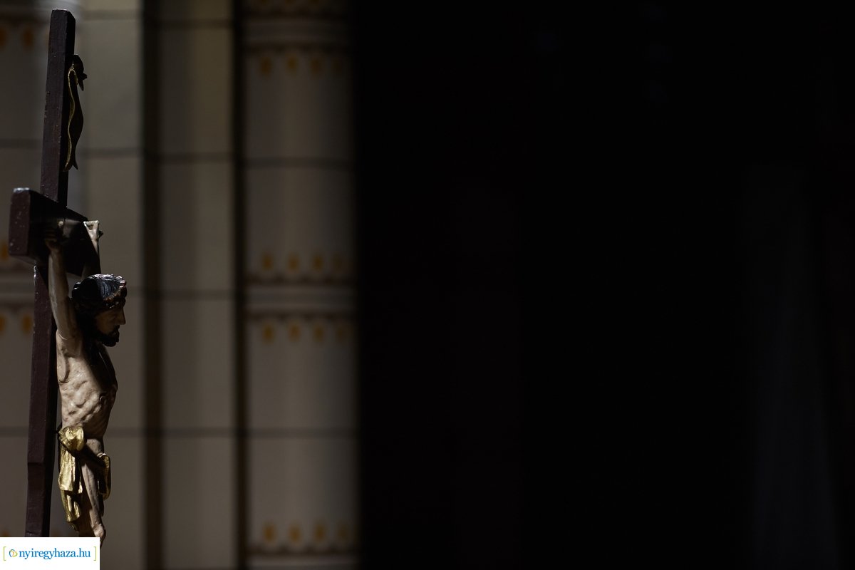 Urunk szenvedésének ünneplése Nagypénteken