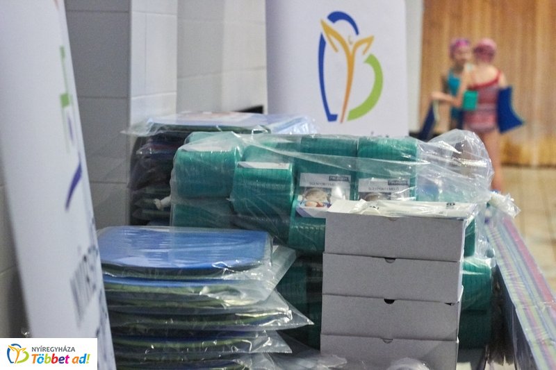 Úszni jó program az Arany iskolában 