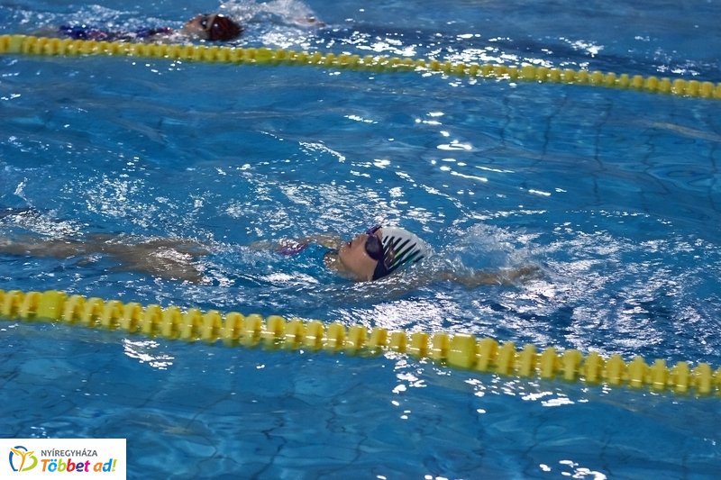 Úszni jó program az Arany iskolában 