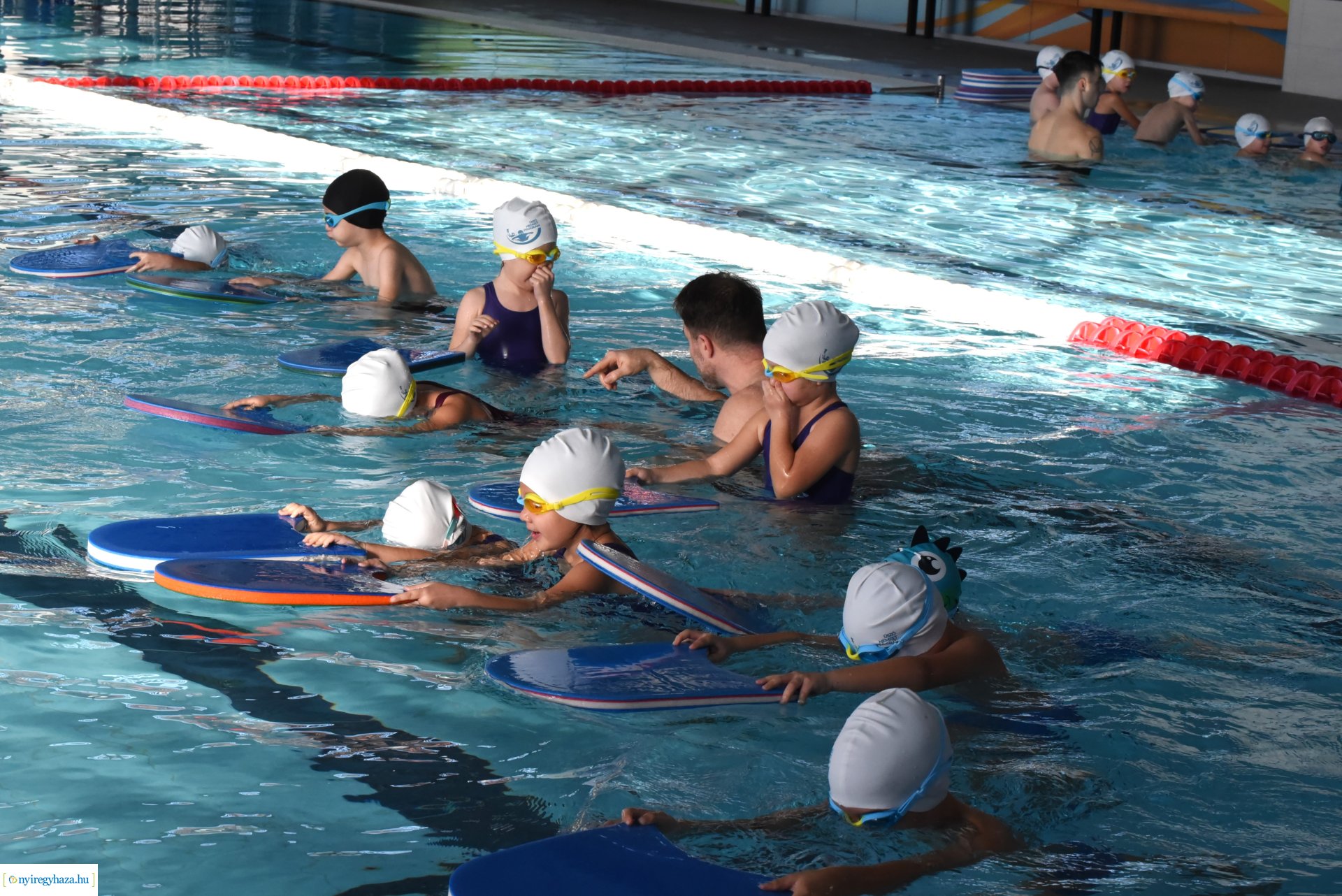 Úszó Nezet Program - Czene Attila látogatott a nyíregyházi uszodába