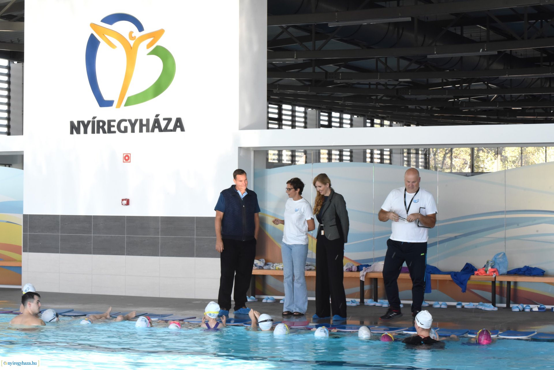 Úszó Nezet Program - Czene Attila látogatott a nyíregyházi uszodába