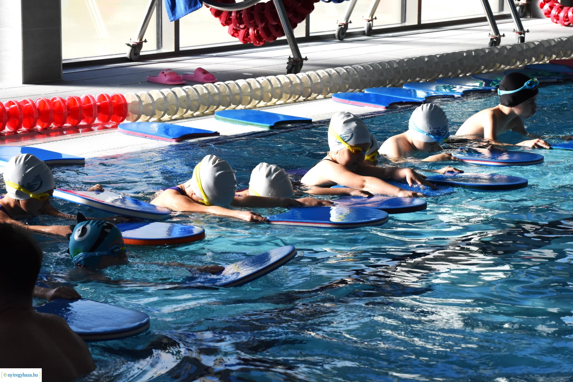 Úszó Nezet Program - Czene Attila látogatott a nyíregyházi uszodába
