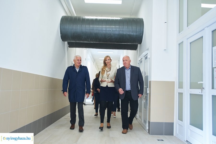 Uszodafejlesztés az Arany János iskolában 20210923