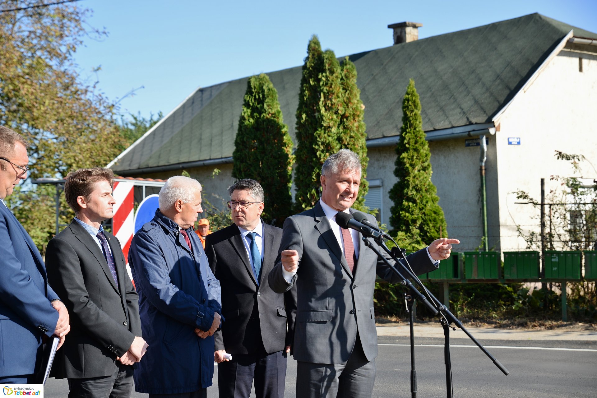 Útátadás a Westsik Vilmos utcán