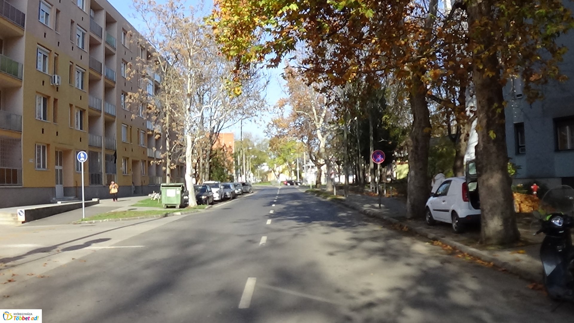 Útburkolati jelek festését végzik a Szarvas utcán