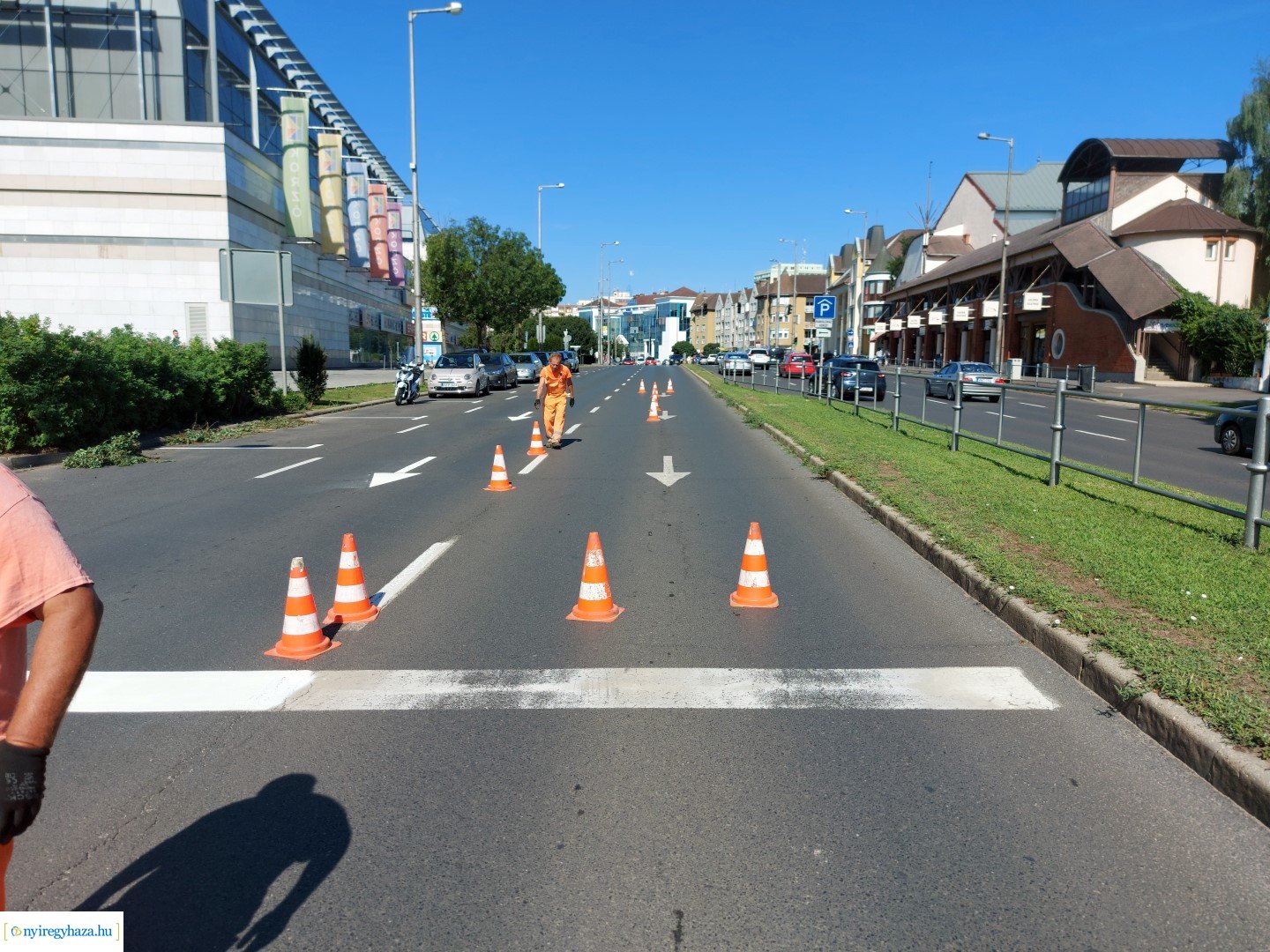 Útburkolati jeleket festettek