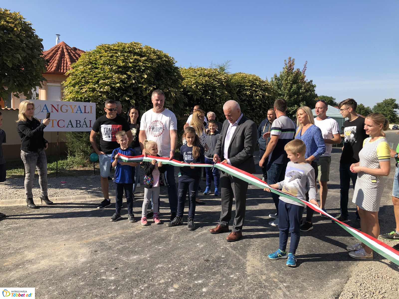 Utcabál az Angyal utcában