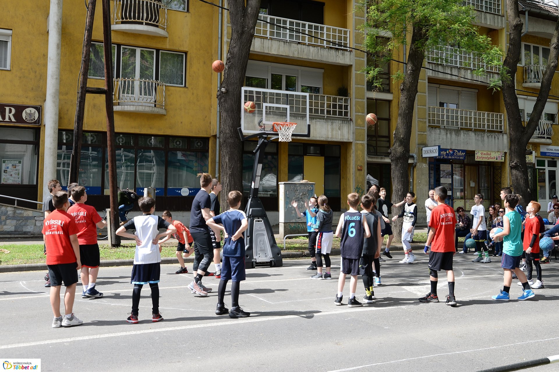 Utcai piknik a belvárosban