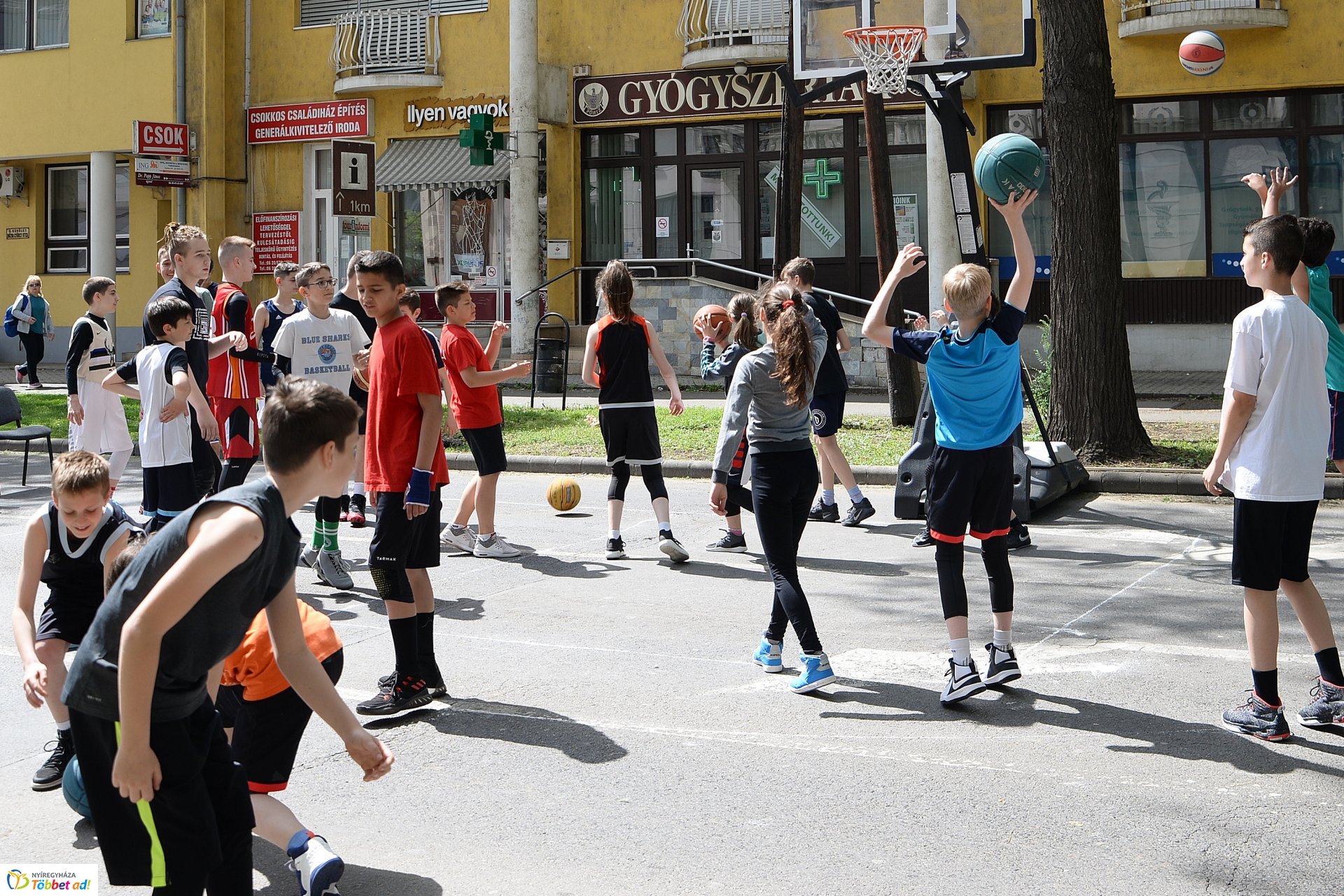 Utcai piknik a belvárosban