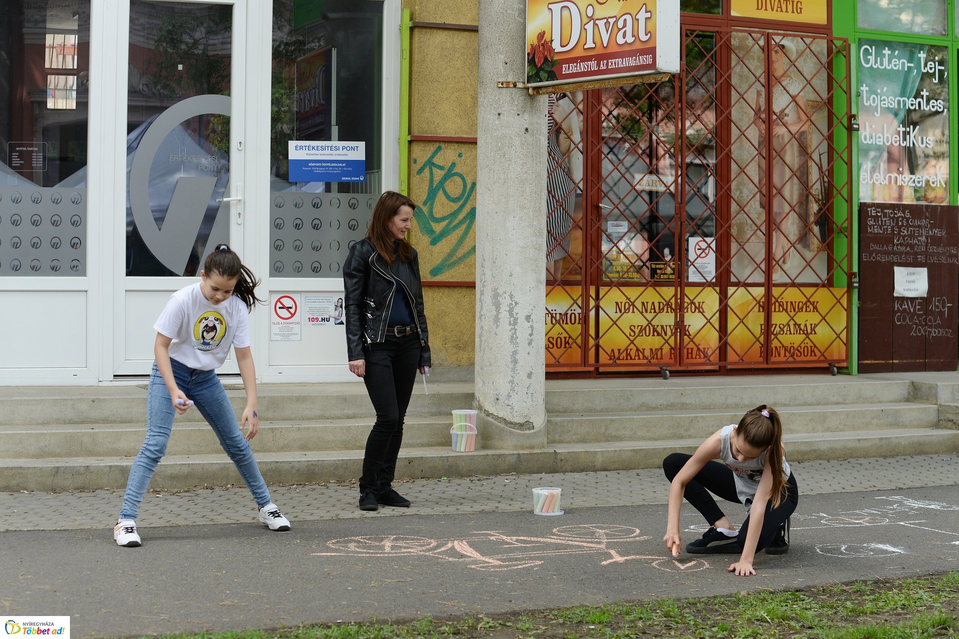 Utcai piknik a belvárosban