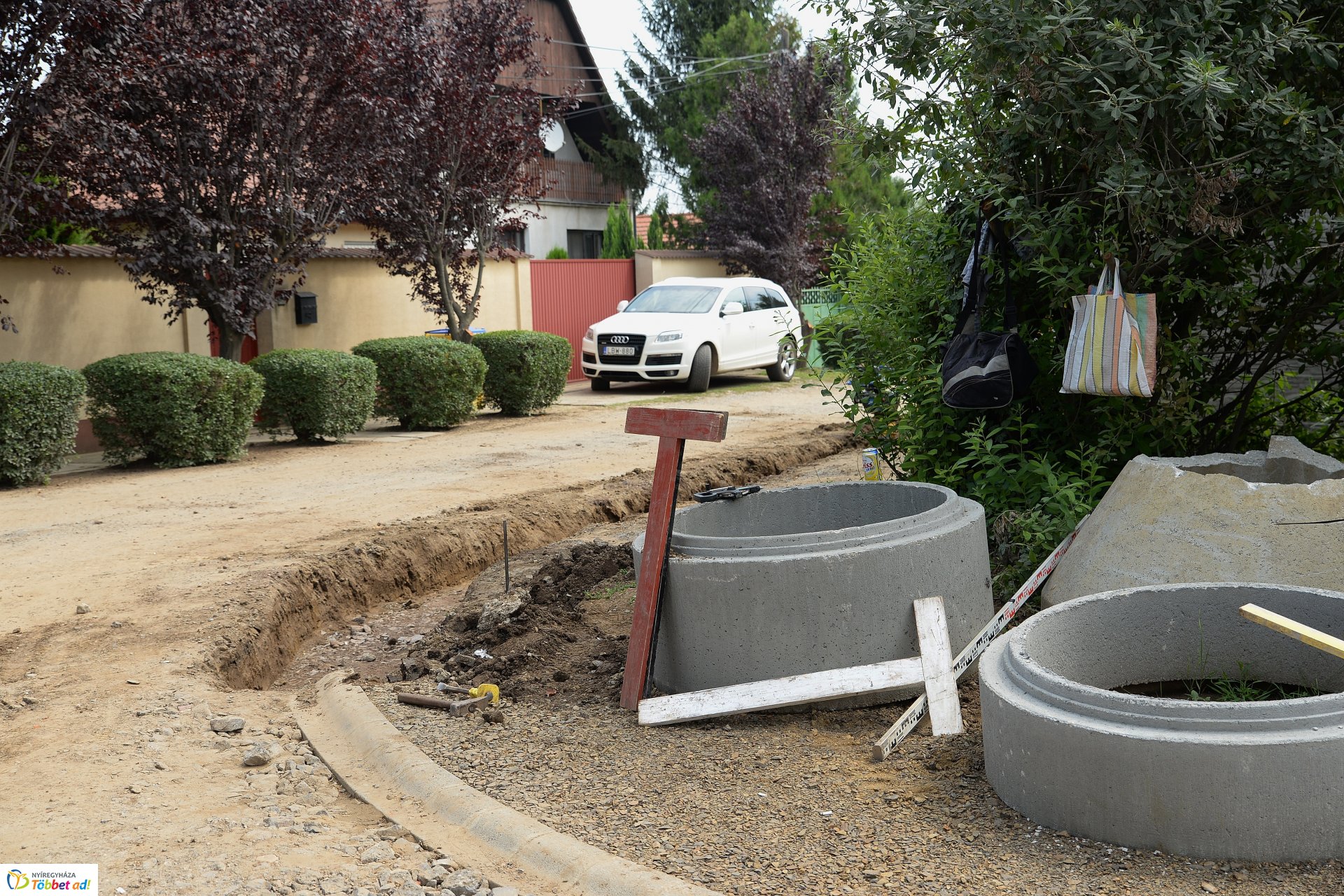 Útépítés a Borostyán utcán