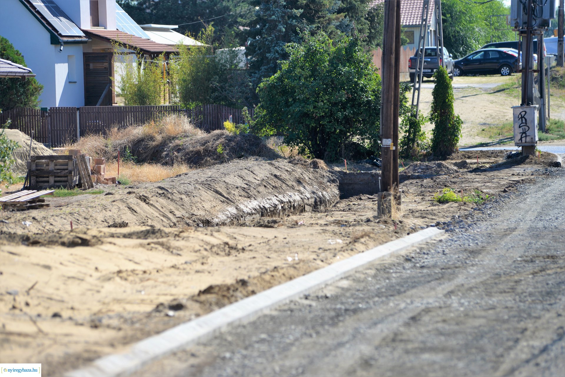 Útépítés a Fenyő utcán