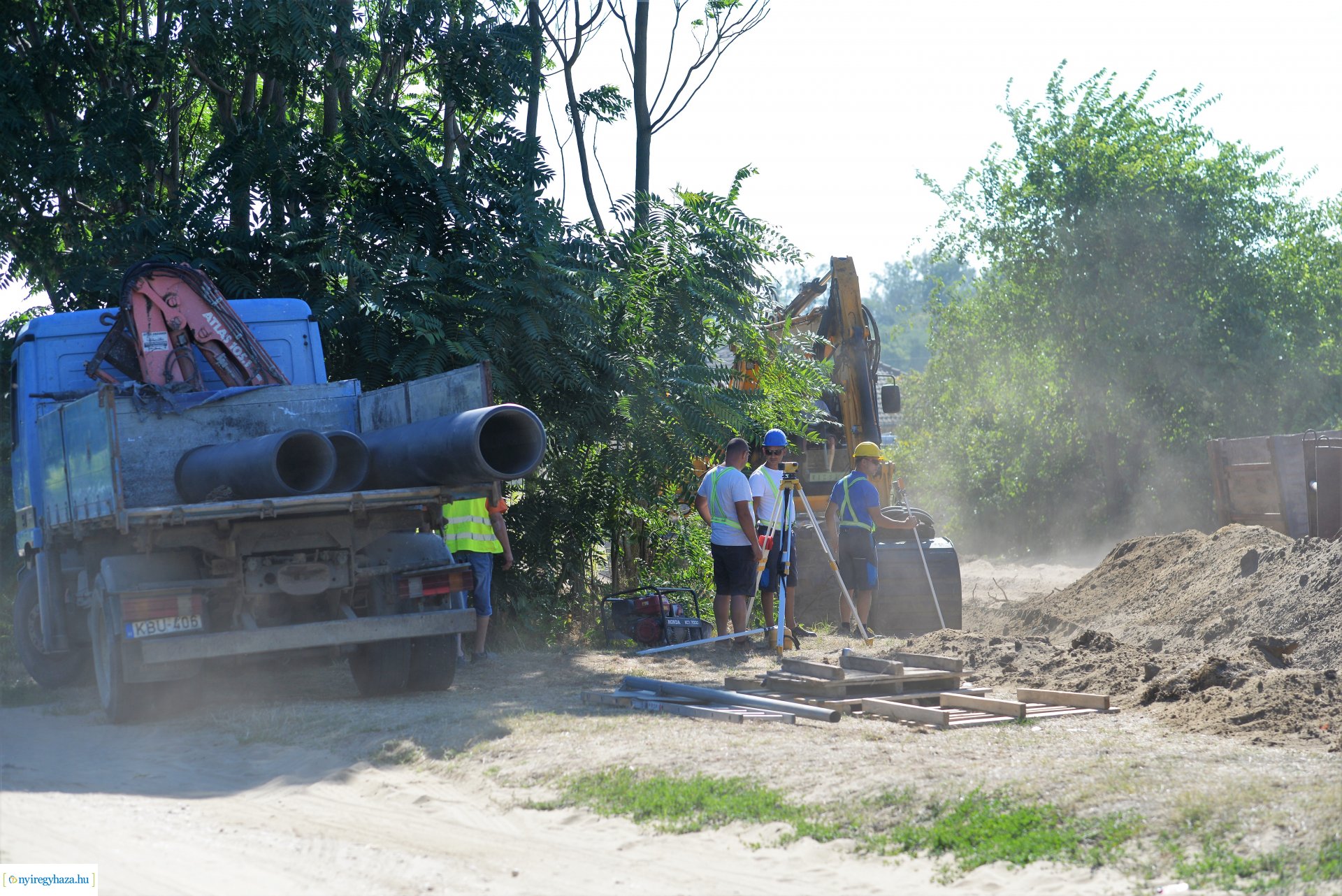 Útépítés a Kacagó utcán