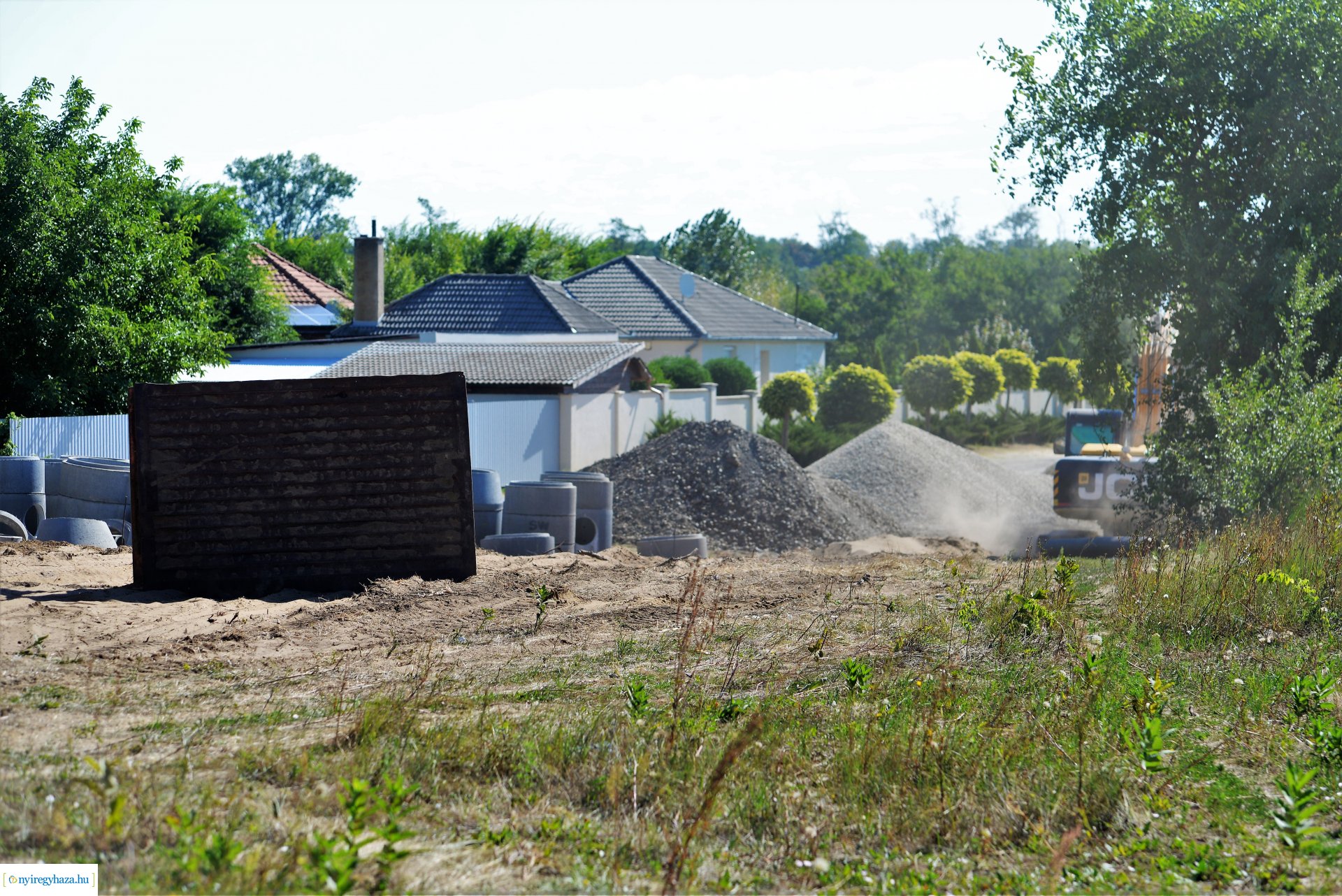 Útépítés a Kacagó utcán