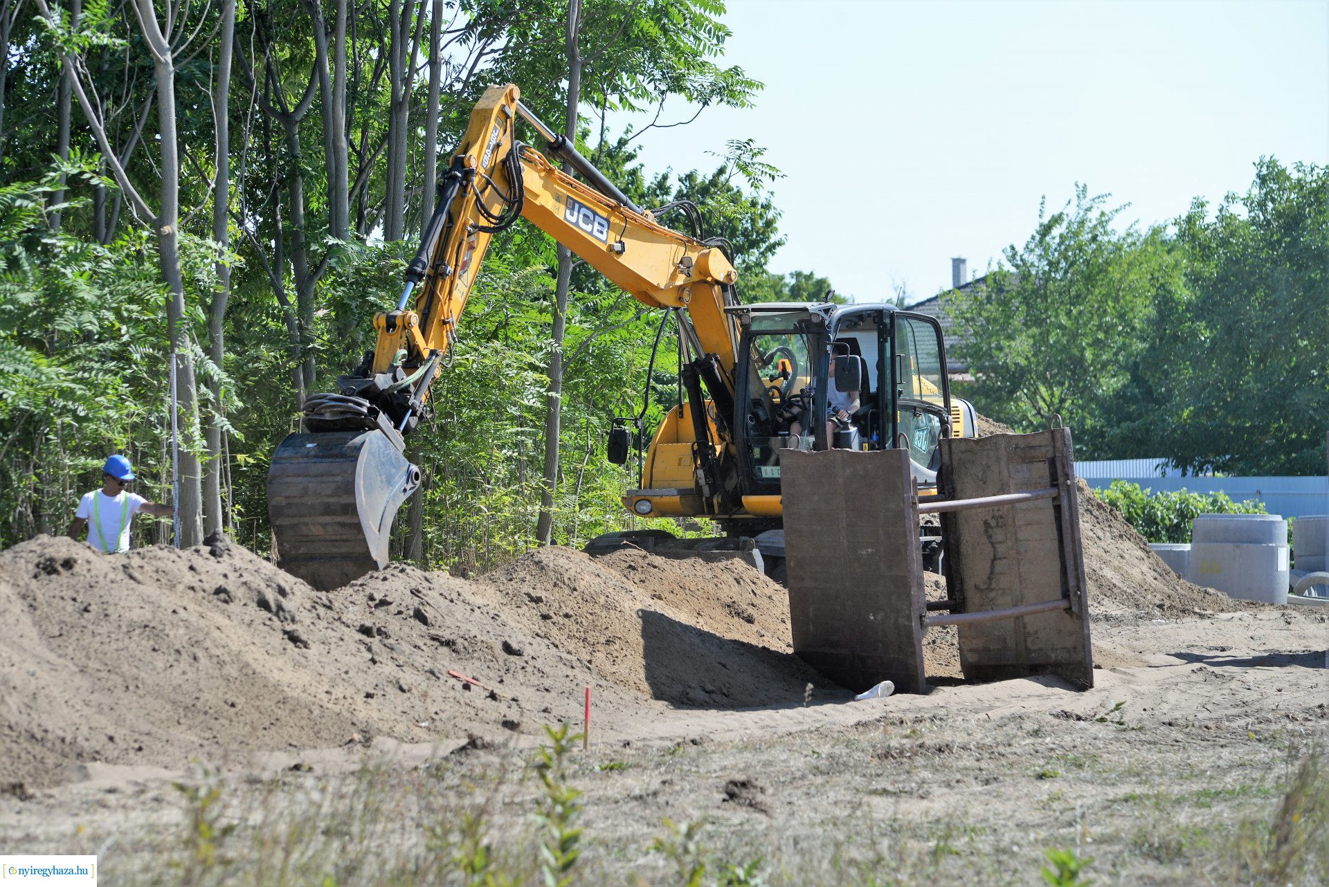 Útépítés a Kacagó utcán