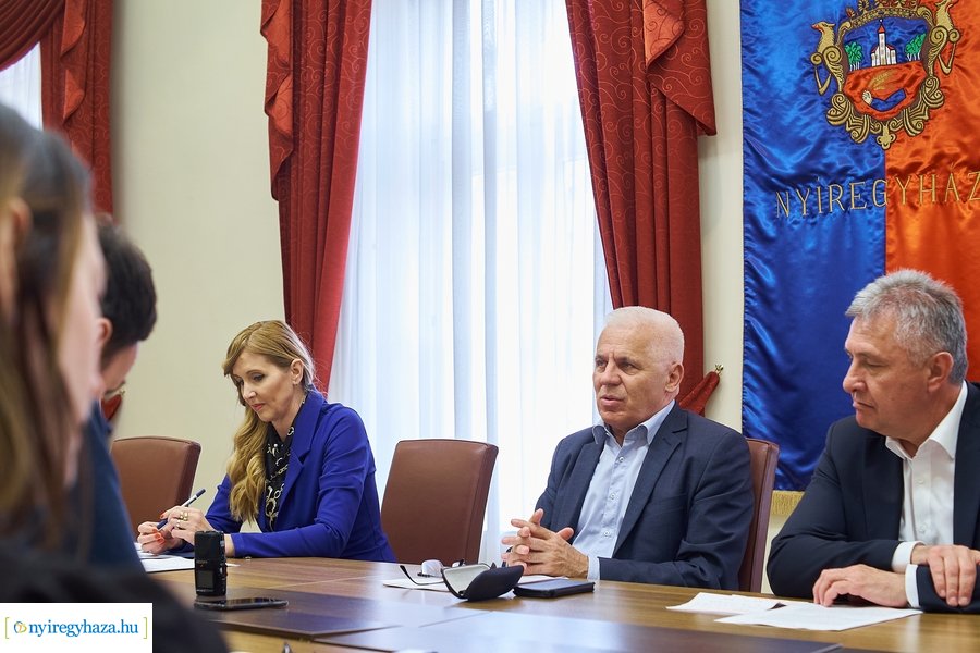 Útépítési, útfelújítási programok - sajtótájékoztató