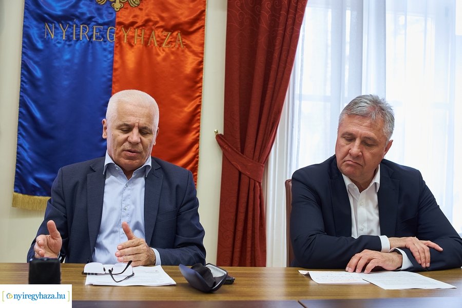 Útépítési, útfelújítási programok - sajtótájékoztató