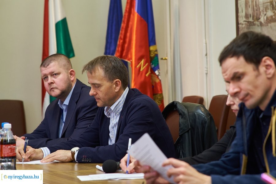 Útépítési, útfelújítási programok - sajtótájékoztató