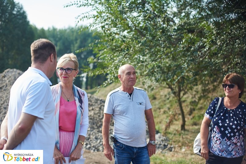 Útfejlesztés a Nád utcán