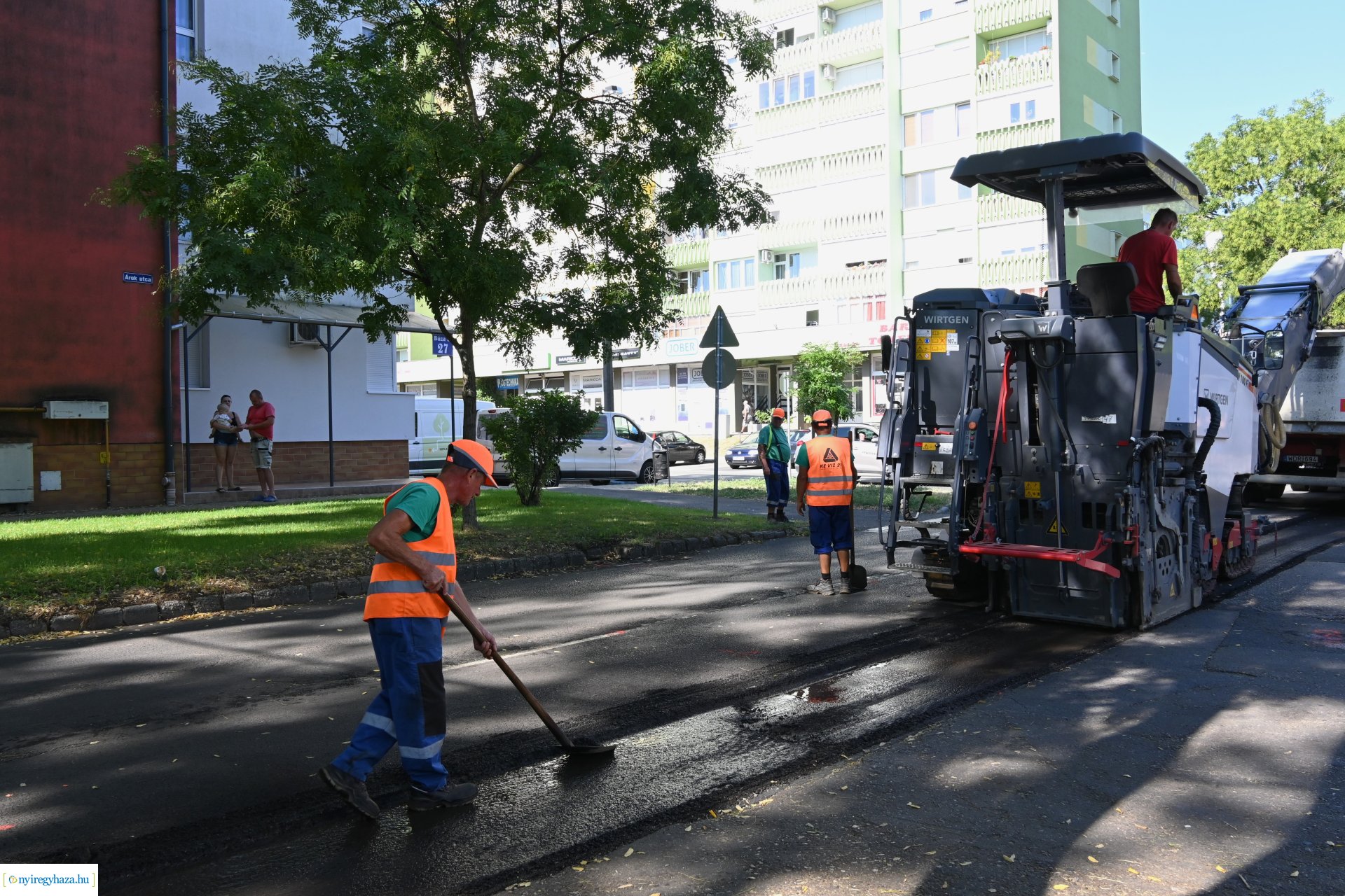 Útfelújítás kezdődött az Árok utcán