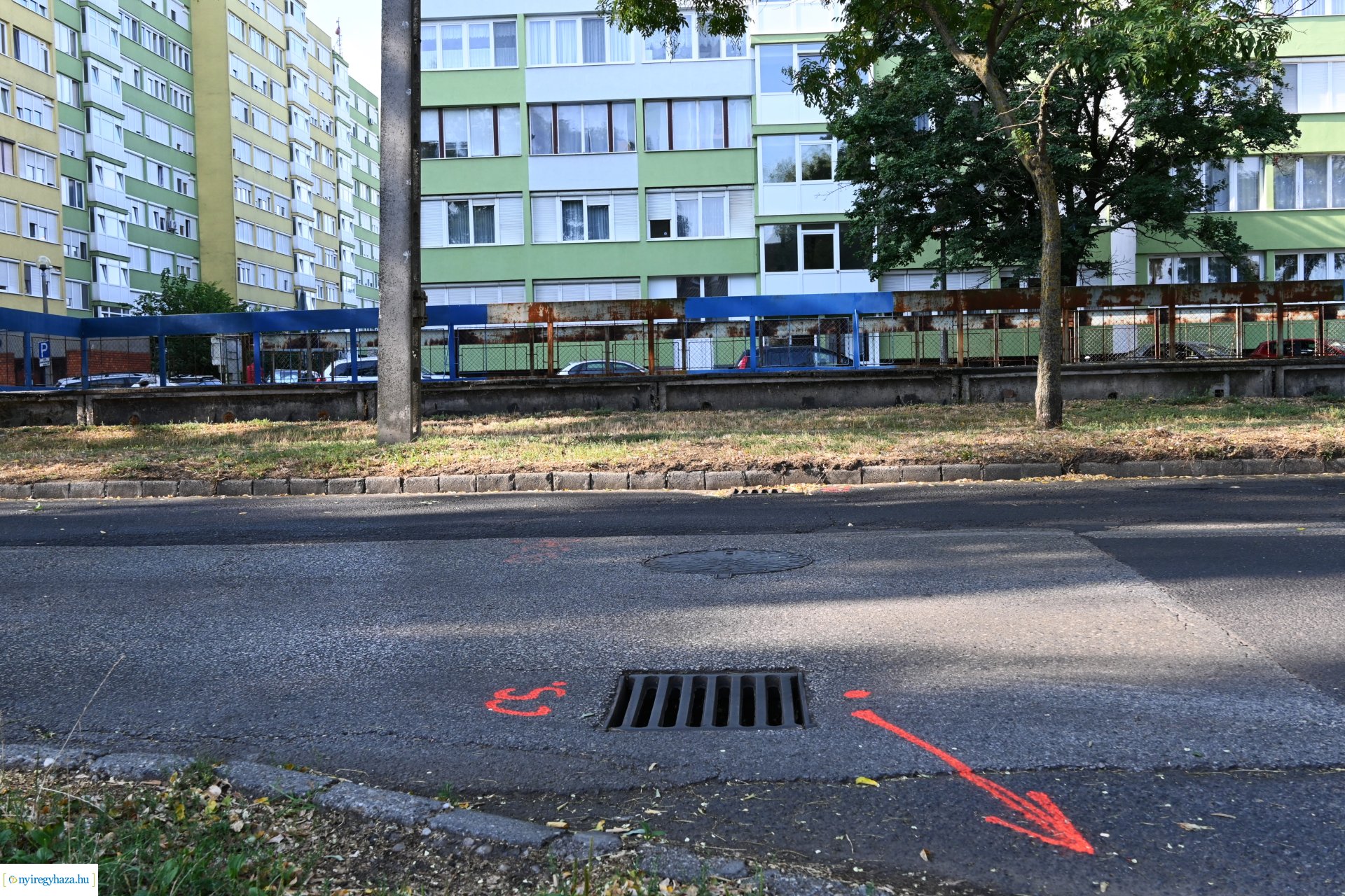 Útfelújítás kezdődött az Árok utcán