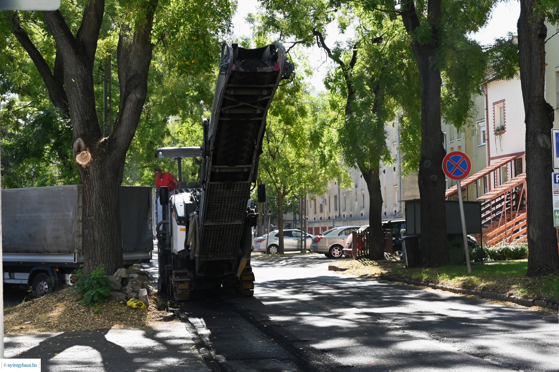 Útfelújítás kezdődött az Árok utcán