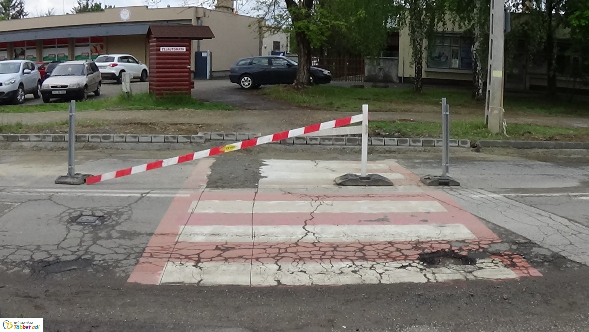 Útfelújítási munkák a Dugonics és a Legyező utcákon 