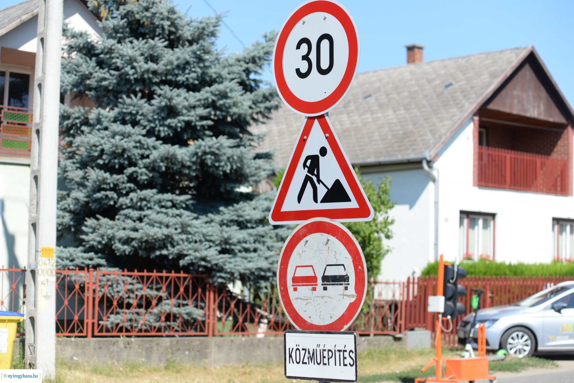 Útfelújítási munkák kezdődtek a Szélsőbokori úton