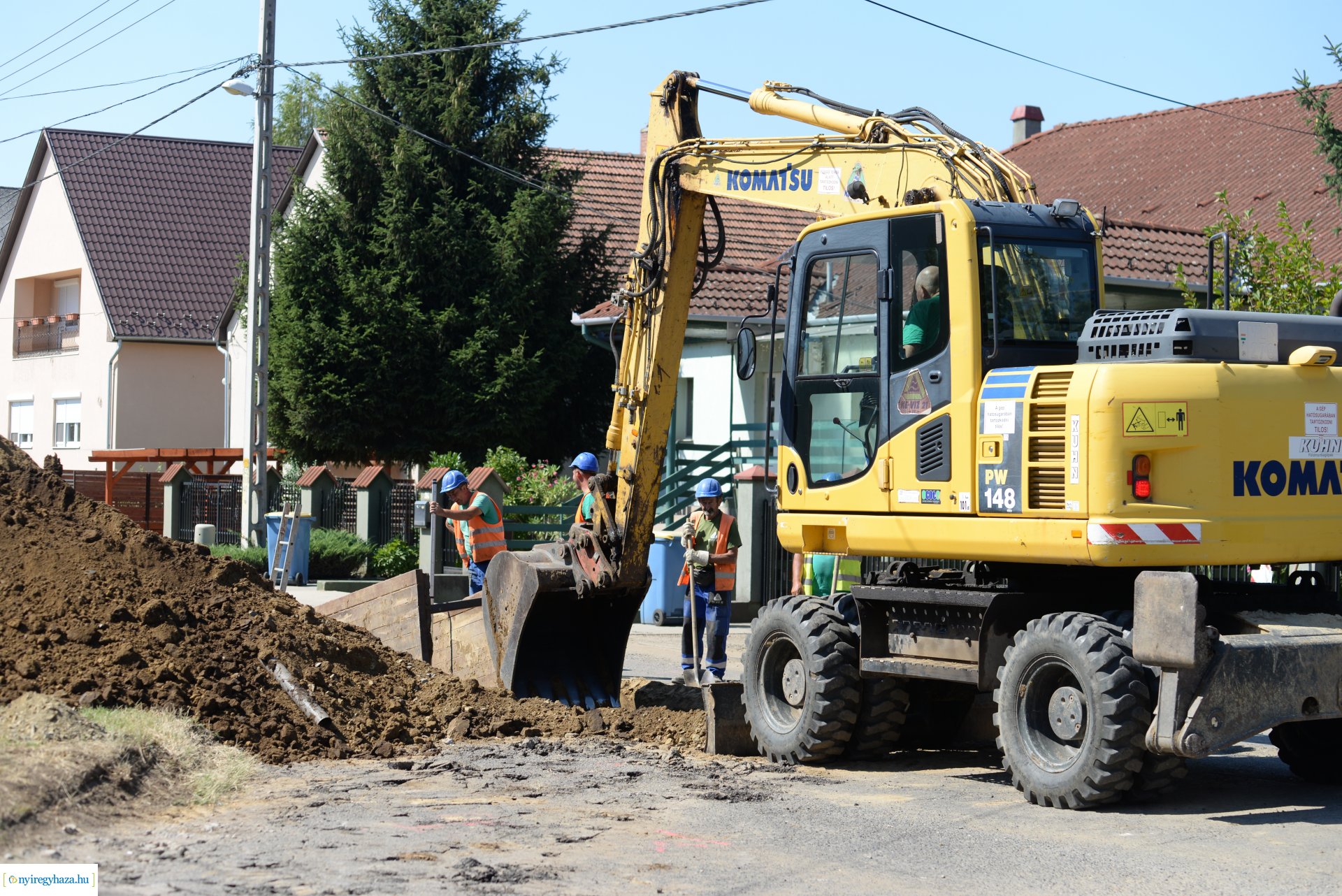 Útfelújítási munkák kezdődtek a Szélsőbokori úton