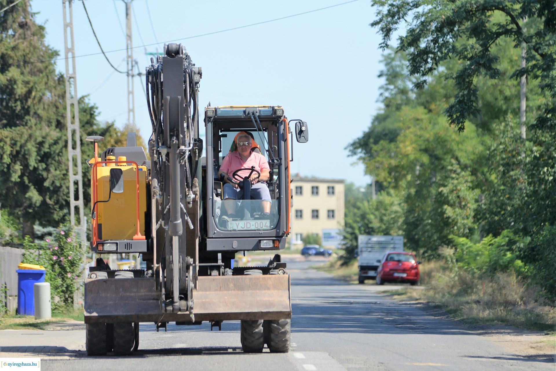 Útfelújítási munkák kezdődtek a Szélsőbokori úton